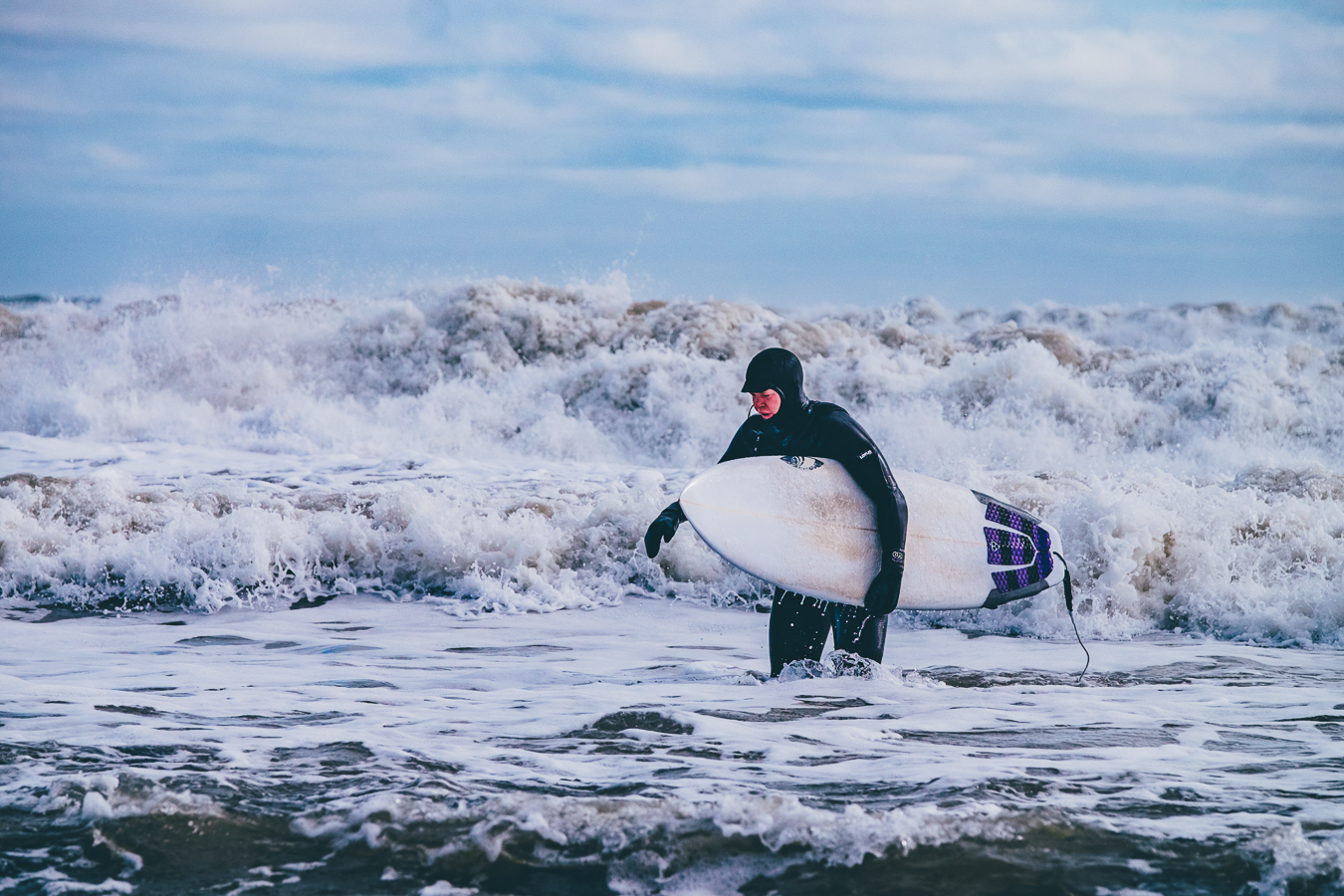 Winter_Surfing_Mel_Hattie-5