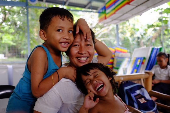 Anielyn_Dabuan_Philippines_Family_Portrait