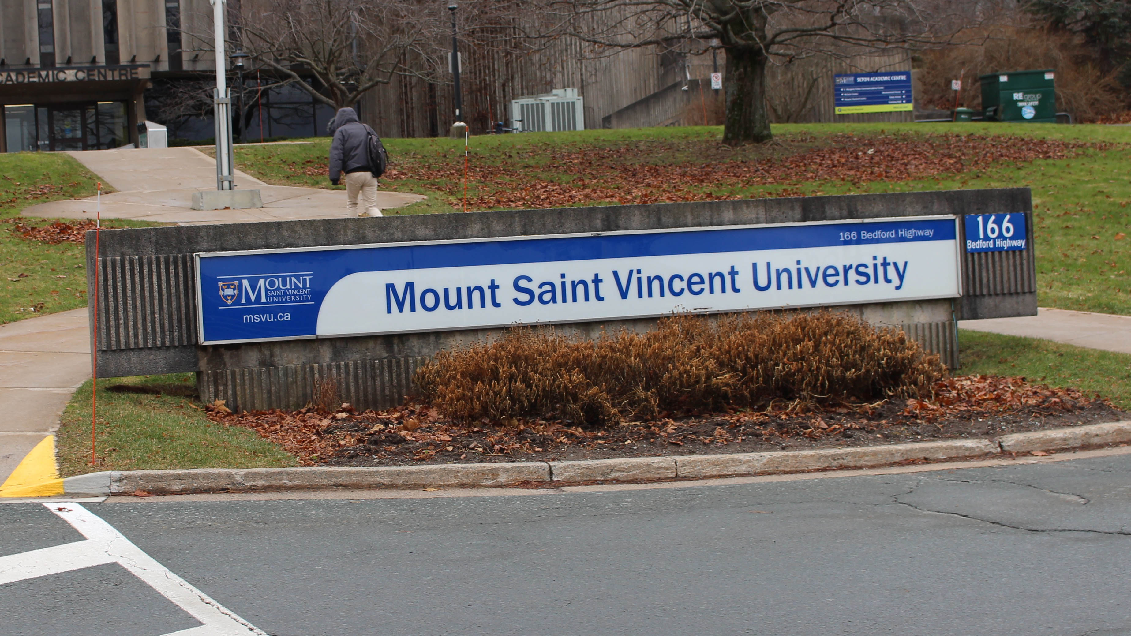 The faculty union at Mount Saint Vincent University says it will strike if a meeting Jan. 2 doesn't result in a contract deal.