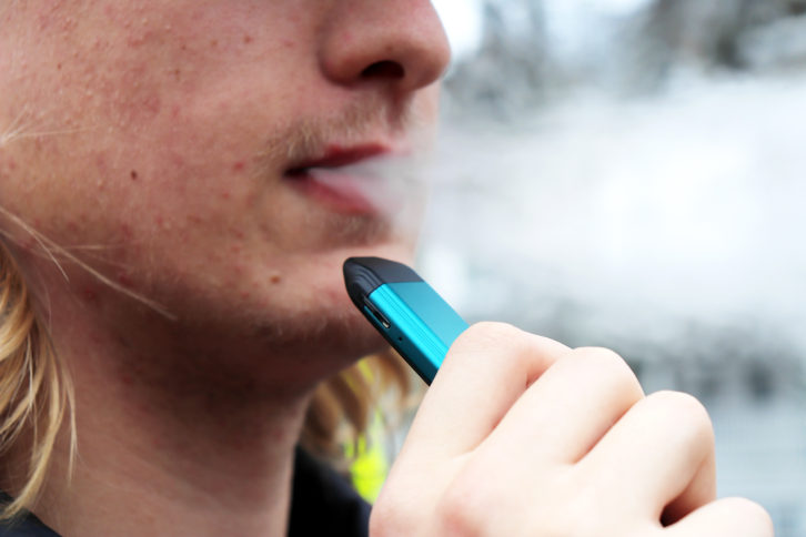 Canadian Cancer Society and  Lung Association of Nova Scotia want a ban on flavoured e-juice.