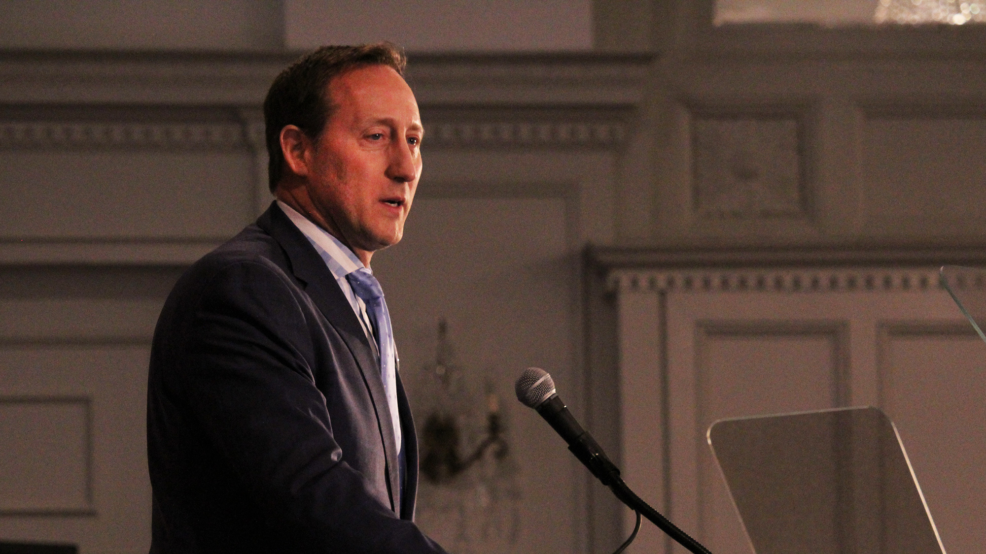 Peter MacKay addresses the crowd during Saturday's Conservative federal leadership forum.