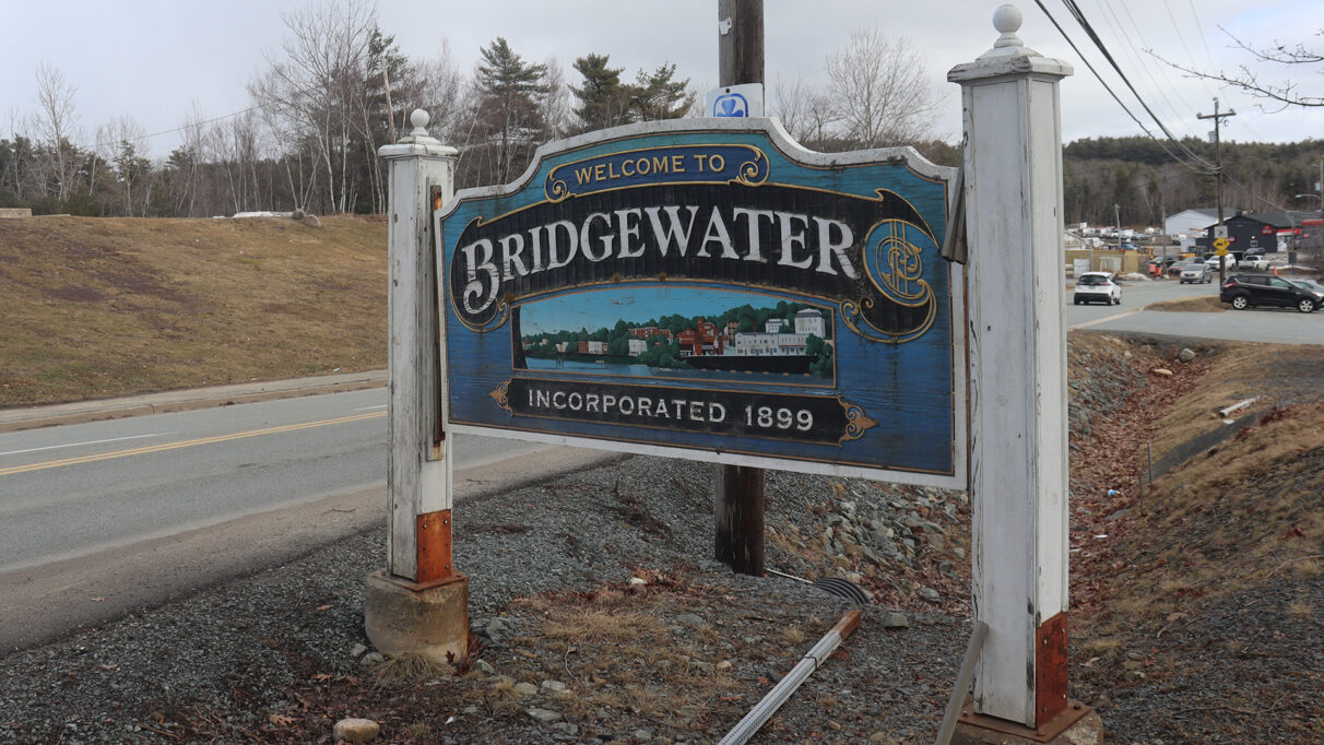 The Bridgewater town sign at the edge of town.